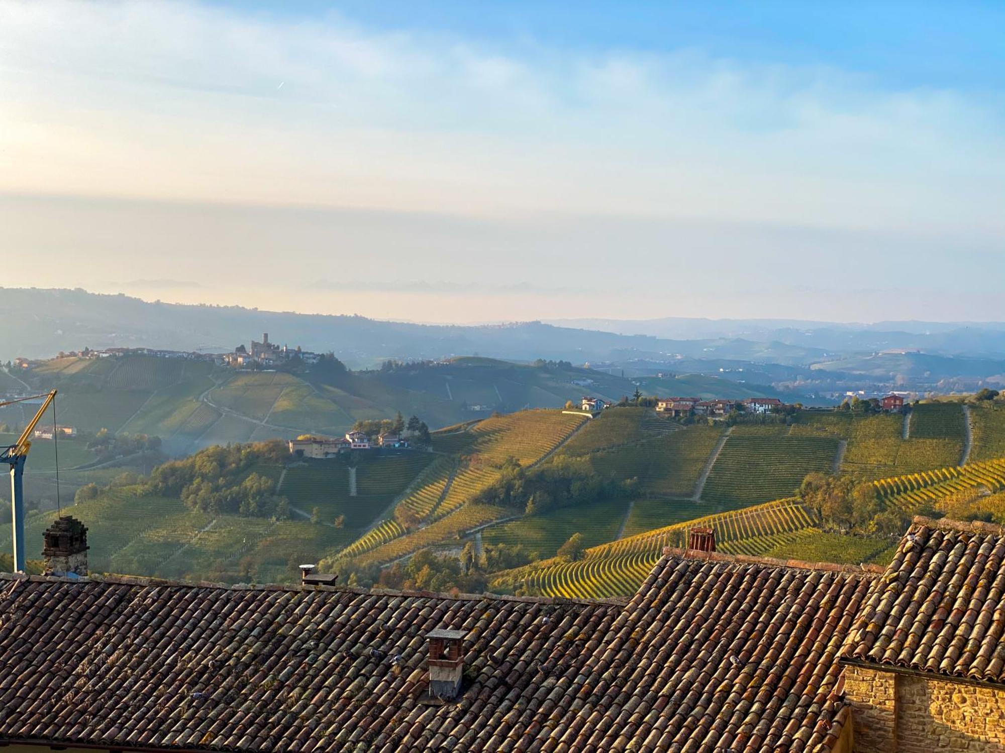 Вилла Just Langhe Casa Barolo Новелло Экстерьер фото